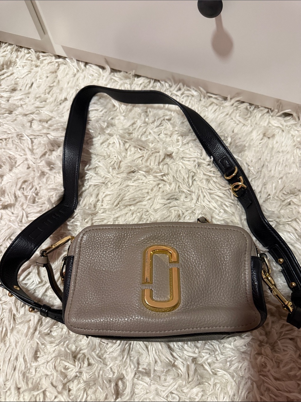 Marc Jacobs the softshop -  Snapshot Camera Bag Taupe leather with Black Strap